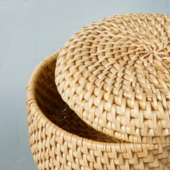 Woven Basket With Lid Natural - Hearth & Hand™ With Magnolia 7 Woven Basket With Lid Natural - Hearth & Hand™ With Magnolia -Dream house GUEST 5771aee5 3de9 4b2d 8eea 1b818536233b